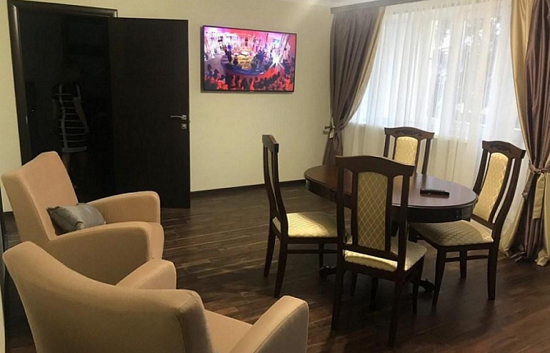 Люкс Двухкомнатный двухместный (№ 306, №307) 